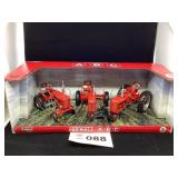 ERTL MCCORMICK DEERING FARMALL A B C