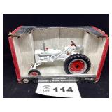 1/16 SCALE ERTL FARMALL C WHITE DEMONSTRATOR