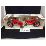 FARMAL TRACTOR SET FARM PROGRESS SHOW 1999 - 2000