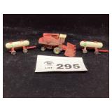 1/64 SCALE HYDROUS TANKS AND TRACTOR