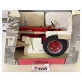 1/8 SCALE FARMALL 560