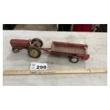 METAL TRACTOR, MANURE SPREADER