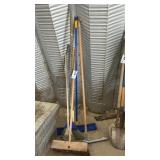 GARAGE BROOMS, SQUEEGE