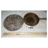 LODGE SKILLET, ADJUSTABLE TRIVET