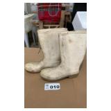 RUBBER BOOTS, SIZE 10