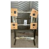 PORTABLE WORKBENCH AND VISE