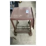METAL TABLE, 17 x 17 WITH LOCKING WHEELS, 1 SIDE