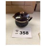 MONMOUTH POTTERY BEAN POT W LID