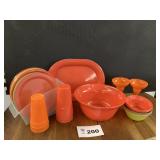 PLASTIC TABLEWARE SET