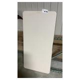 4 ft FOLDING TABLE