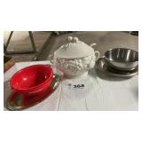 SOUP TUREEN, BOWLS, TRAY