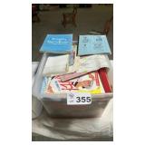 KNITTING ITEMS IN LIDDED TOTE