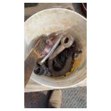 TWISTED SHACKLE WIRE BRUSH