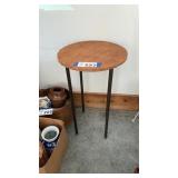 ROUND TABLE 27:5 tall