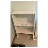 WHITE SHELF 37 x 22