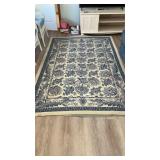 AREA RUG 8.5 x 5.8