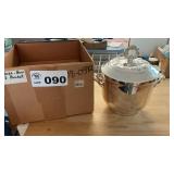 NEW SILVER ICE BUCKET