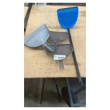 DUST PANS