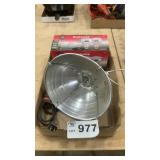 REFLECTOR LIGHT, 2 HEAT LAMP BULBS