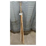 6 WOOD HANDLES, SCREW TIPS