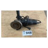 BLACK AND DECKER 4 1/2 GRINDER