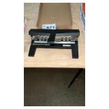 MULTIPLE HOLE PUNCHER