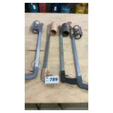 4 SPRAY PAINT MARKERS