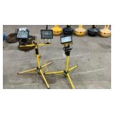 2 SHOP LIGHTS, EXTENDING POLES