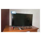 VIZIO TV, 32 INCH, WITH REMOTE