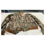LIGHTWEIGHT JACKET, SIZE MEDIUM
