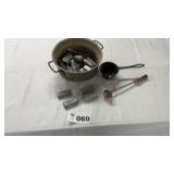 LEAD WITH MELTING LADLES