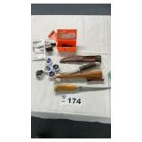 HUNTING KNIVES, BULLET MOLD, PERCUSSION CAPS