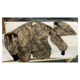 JACKET WITH REMOVABLE HOOD