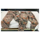 2 PAIRS OF PANTS, SIZE 34/30