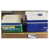 2 LUNCH TOTES