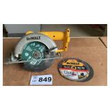 DEWALT 18 VOLT CIRCULAR SAW, EXTRA BLADES, NO