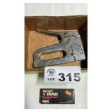 STAPLER, STAPLES