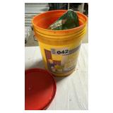 BUCKET W LID, PAVECRETE ( partial bag)
