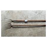 2 HAY FORKS