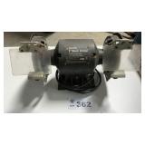 BLACK AND DECKER BENCH GRINDER