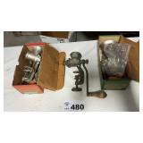 UNIVERSAL MEAT GRINDERS 3