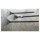 3 LEAF RAKES