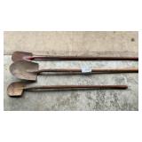 2 SPADES, ROUNDED SHOVEL
