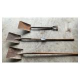 3 SQUARE HEAD SHOVELS