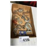 CHAIN HOOKS