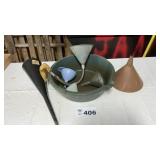 DRAIN PAN, FUNNELS
