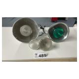 2 REFLECTOR LIGHTS