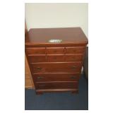 CHEST OF DRAWERS, 29 x 40