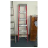 6 FT FIBERGLASS STEP LADDER
