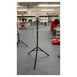 TRIPOD WITH STAGE LIGHTS